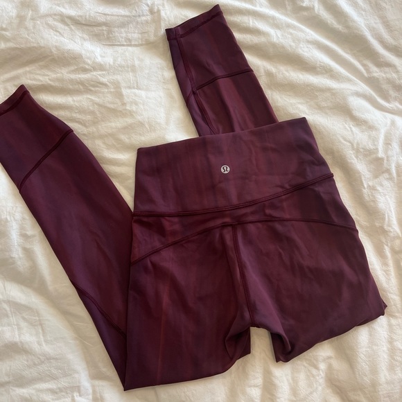 Lululemon In Movement Tight 25" *Everlux in Linear Spray Dye Garnet Size 4 $108 - Picture 8 of 11